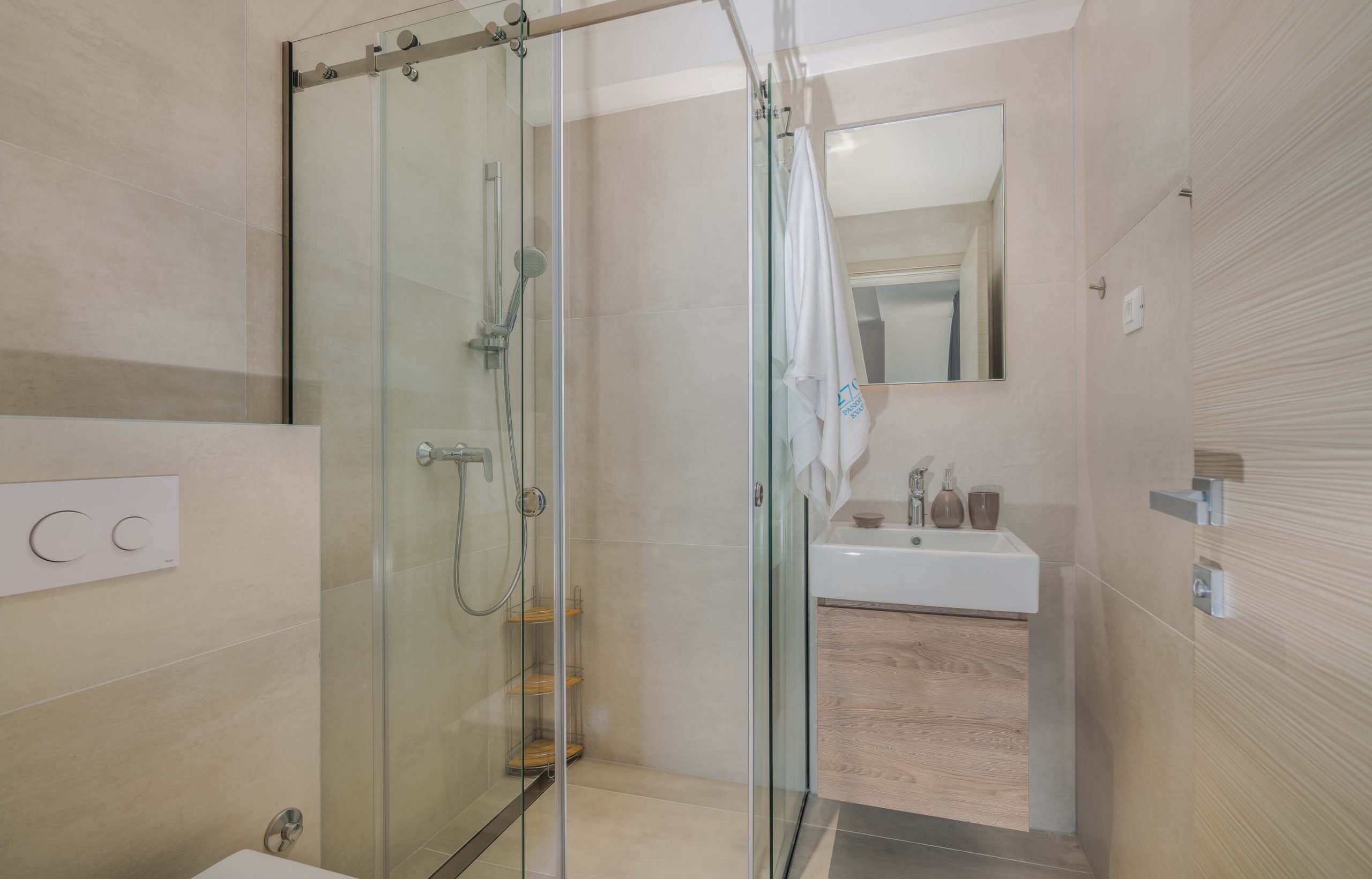 Villa Infinity - Guest bathroom 1