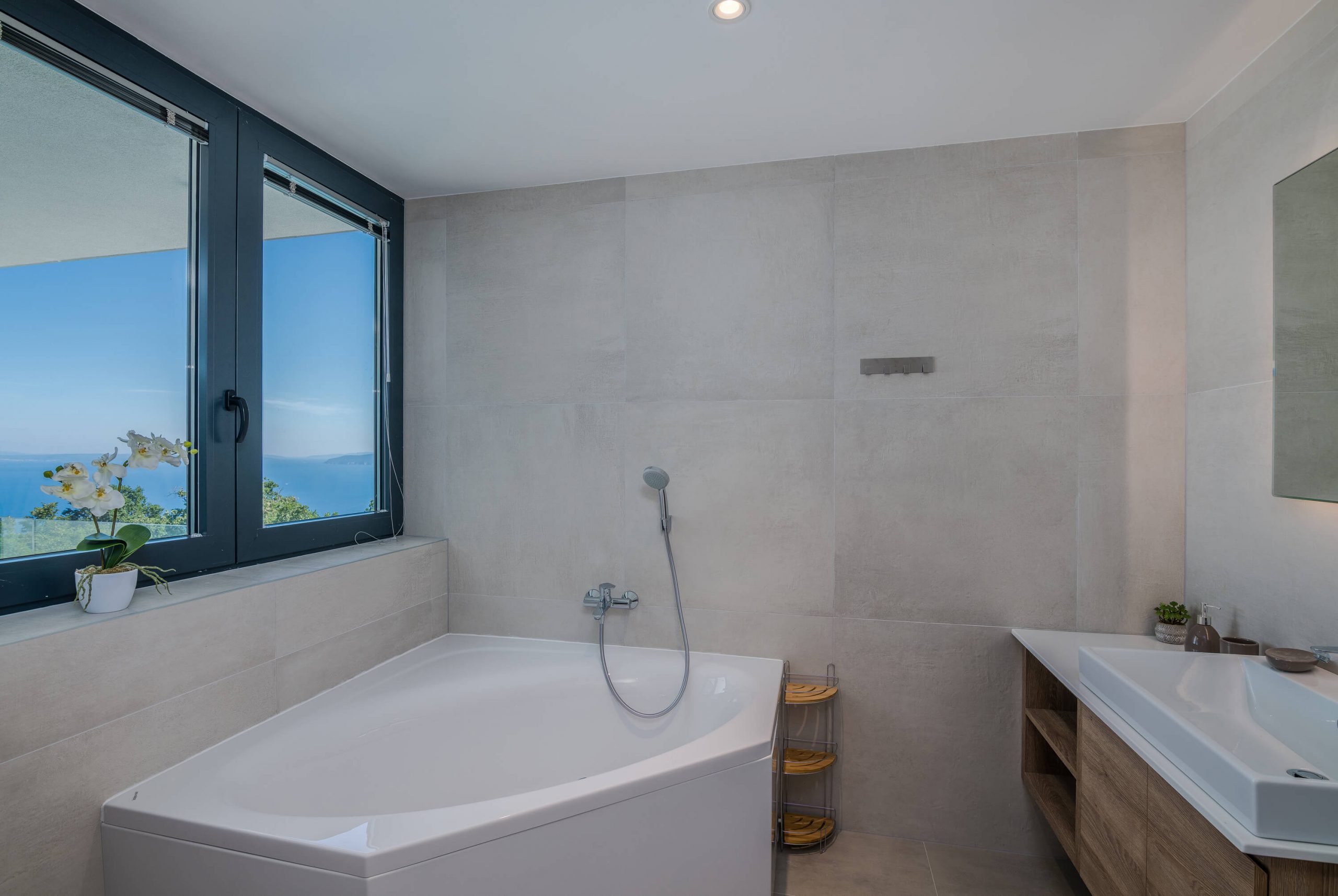 Villa Infinity - Master bathroom 1